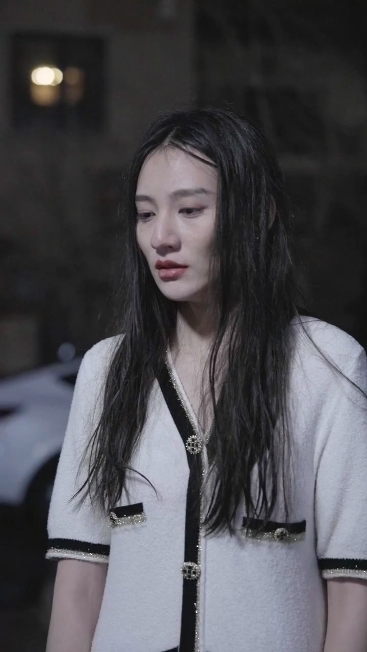 腹黑总裁的惹火娇妻第01集